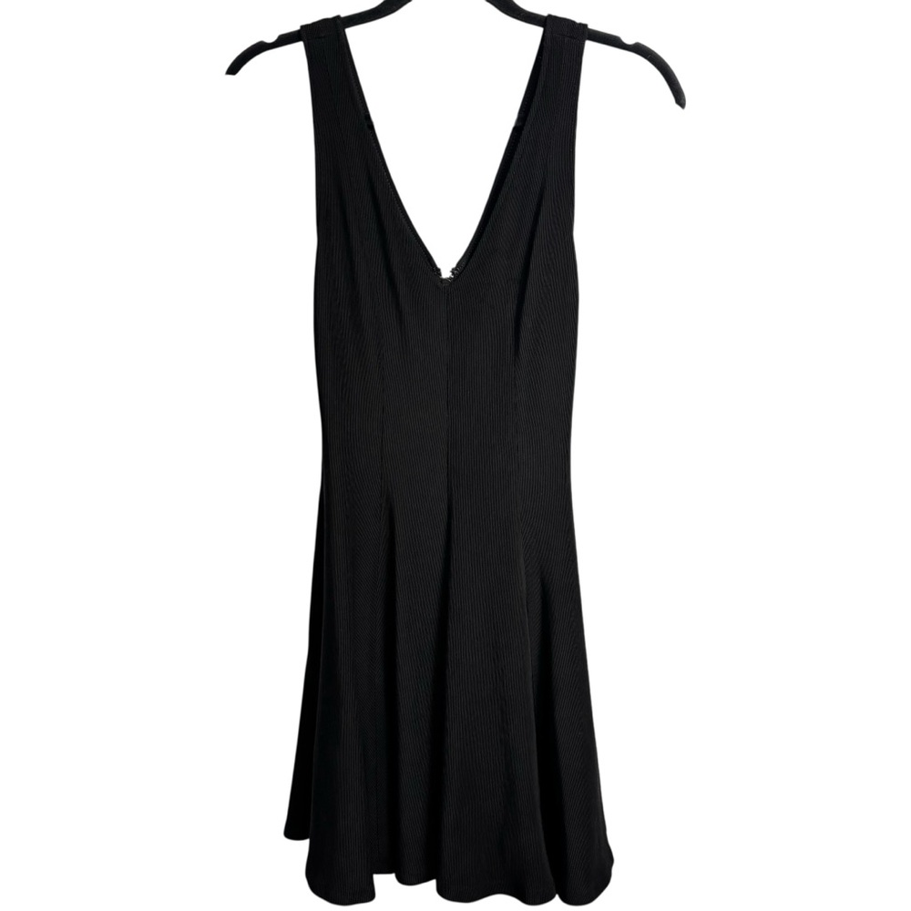 Alice + Olivia fit and flare little black dress mini dark romance size 0 capsule